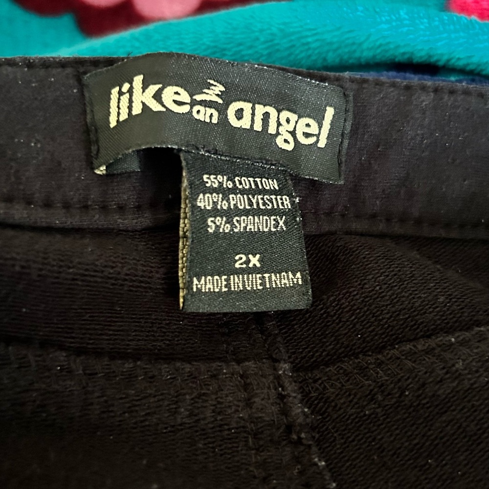 Like an Angel Elegant Black Capris - Picture 6 of 9